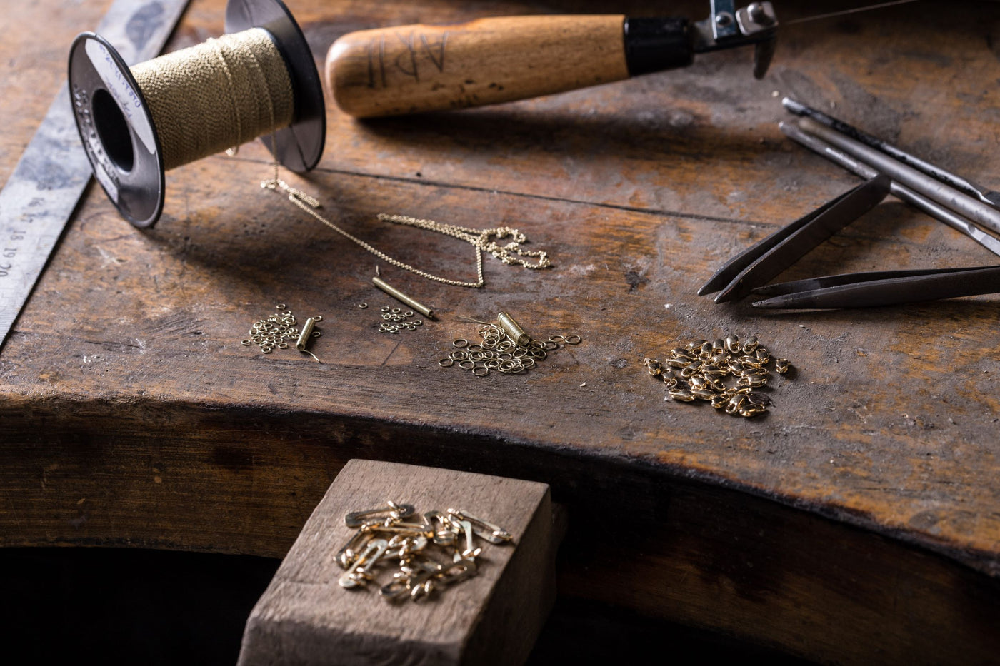 How is recycled gold used to create sustainable jewellery?