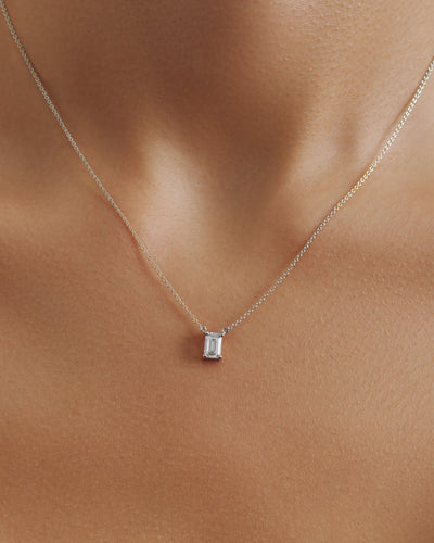 Emerald Solitaire Diamond Necklace